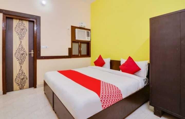Hotel O Jas Inn Near Star Mall Gurgaon Buitenkant foto
