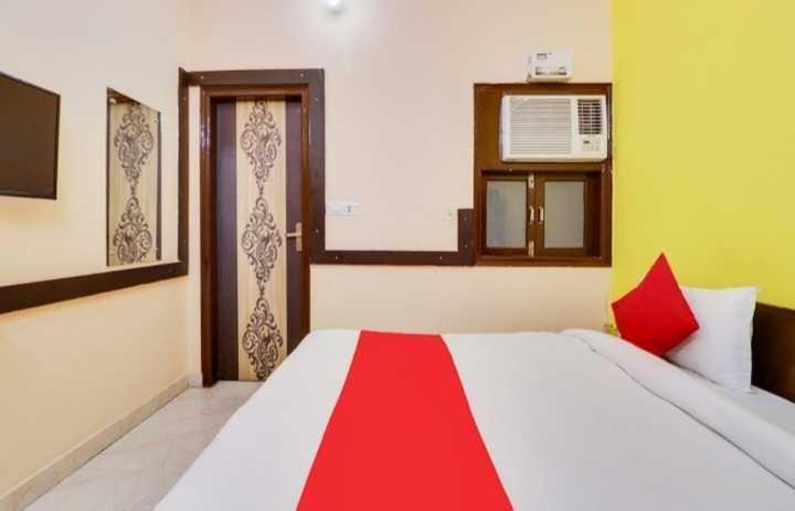 Hotel O Jas Inn Near Star Mall Gurgaon Buitenkant foto